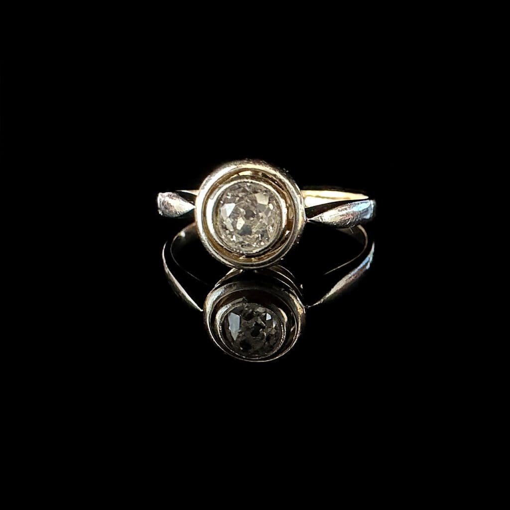 'Sarah'-Old solitaire Art Deco diamond ring - Image 2