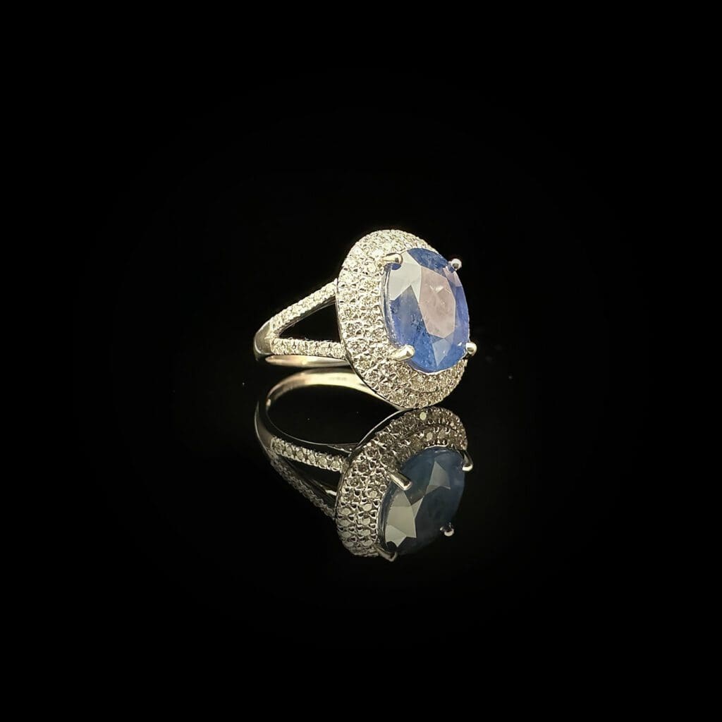 Beautiful blue sapphire - Image 3