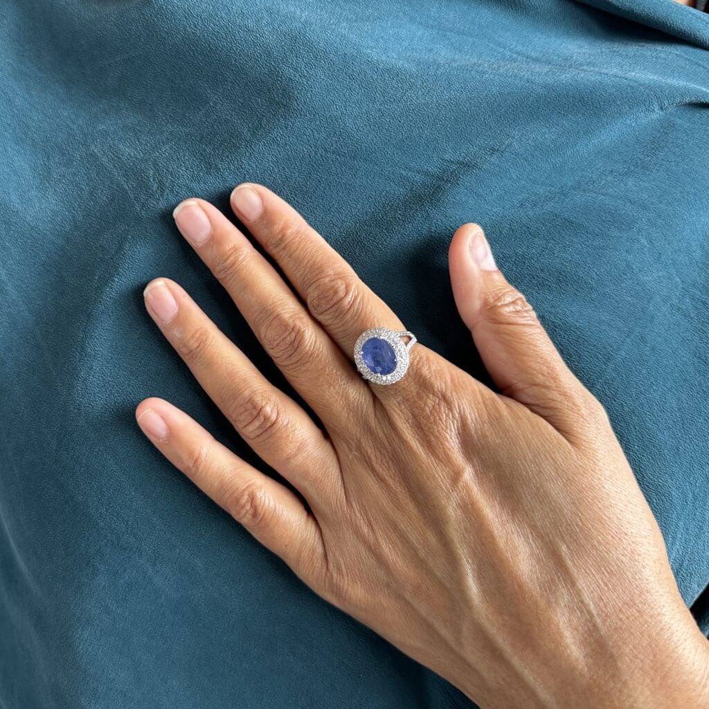 Beautiful blue sapphire - Image 9