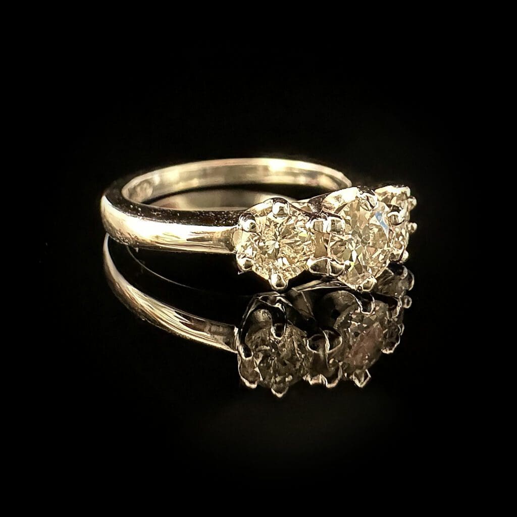 Three old diamonds - Image 3