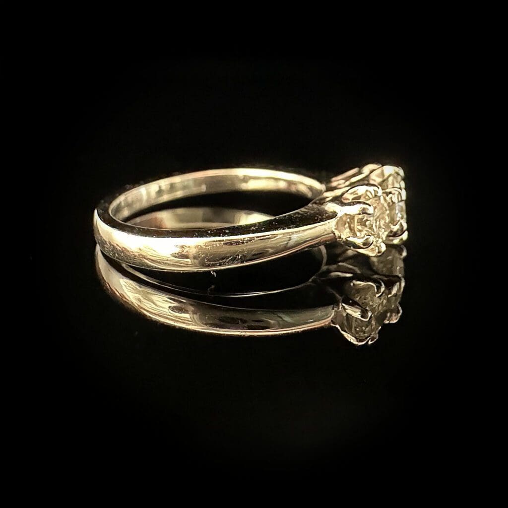Three old diamonds - Image 4