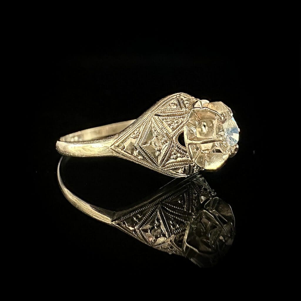 'Great Gatsby'-Platinum art deco diamond ring with filigree detail - Image 4