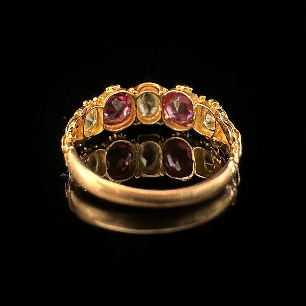 Antique chrysoprase and garnet 5 stone ring - Image 5