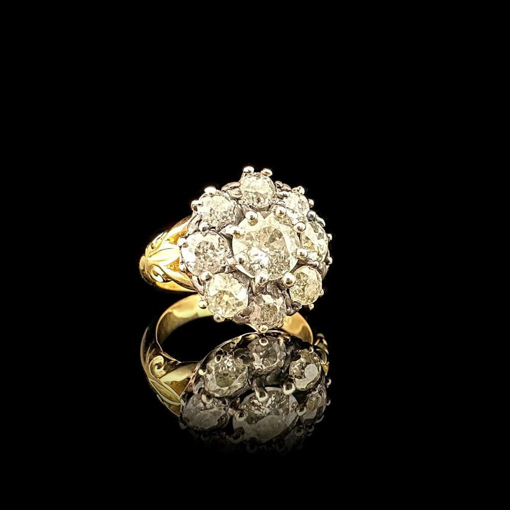 'Marian'-Magnificent antique diamond cluster ring - Image 3