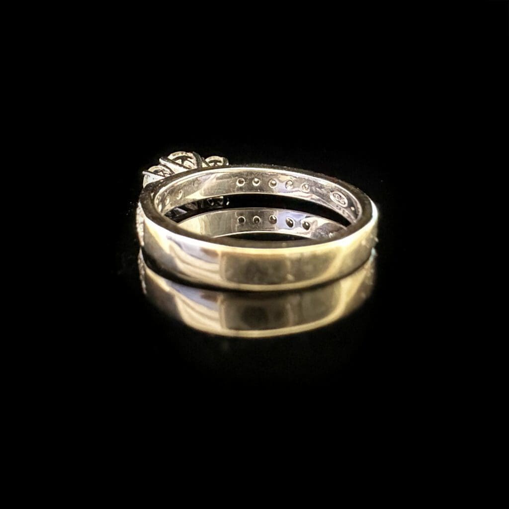 Clarissa-Clear and sparkling white gold and 13 diamond ring - Image 5