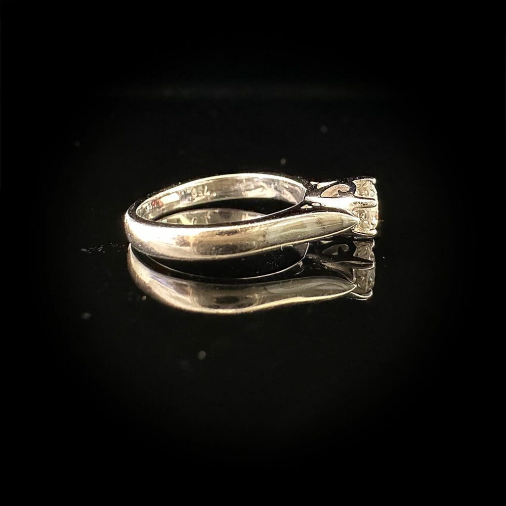 White Diamond - Image 4