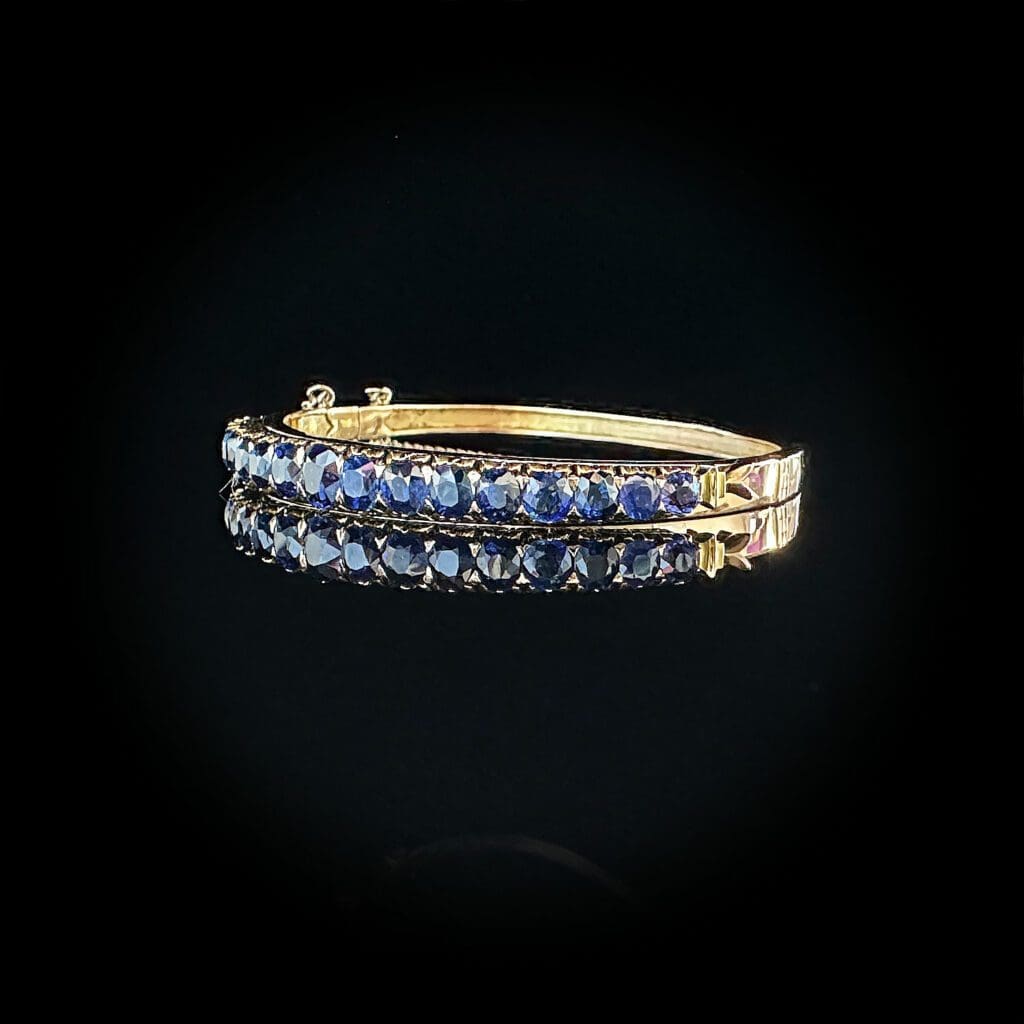 Blue sapphire gold bangle - Image 2