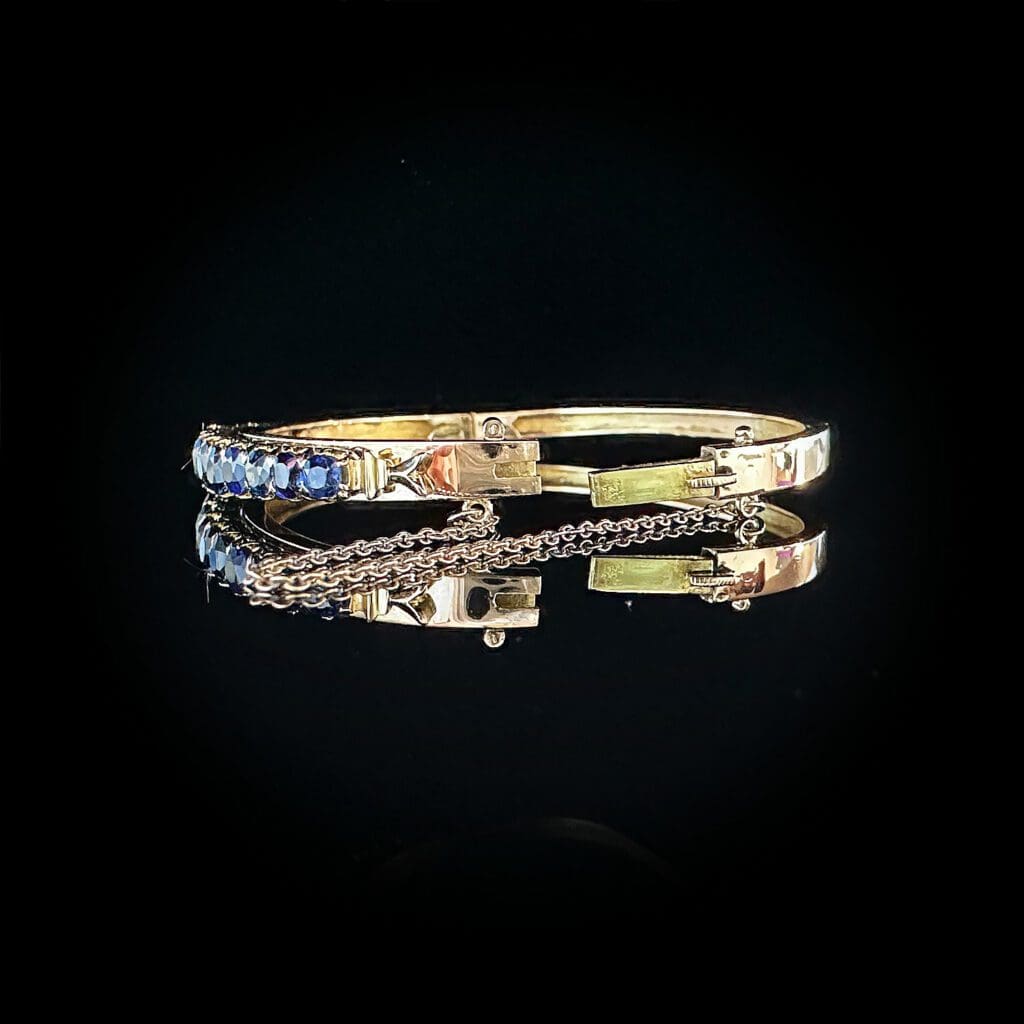 Blue sapphire gold bangle - Image 6