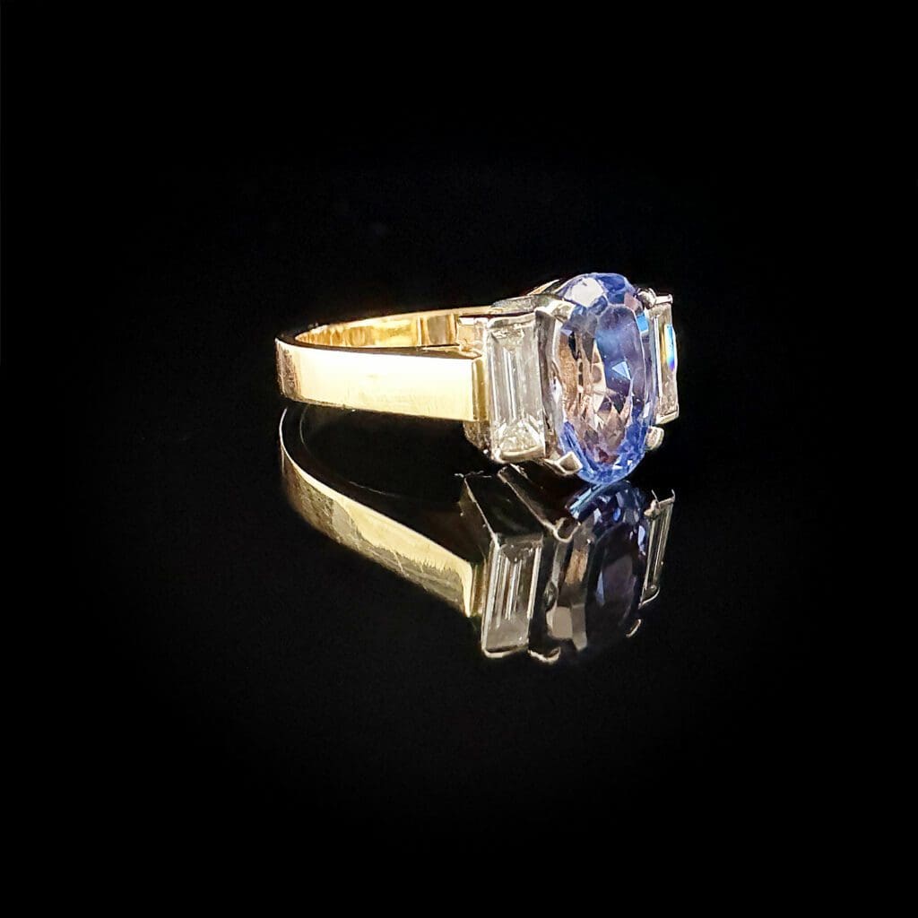 Oval sapphire and diamonds - Image 3