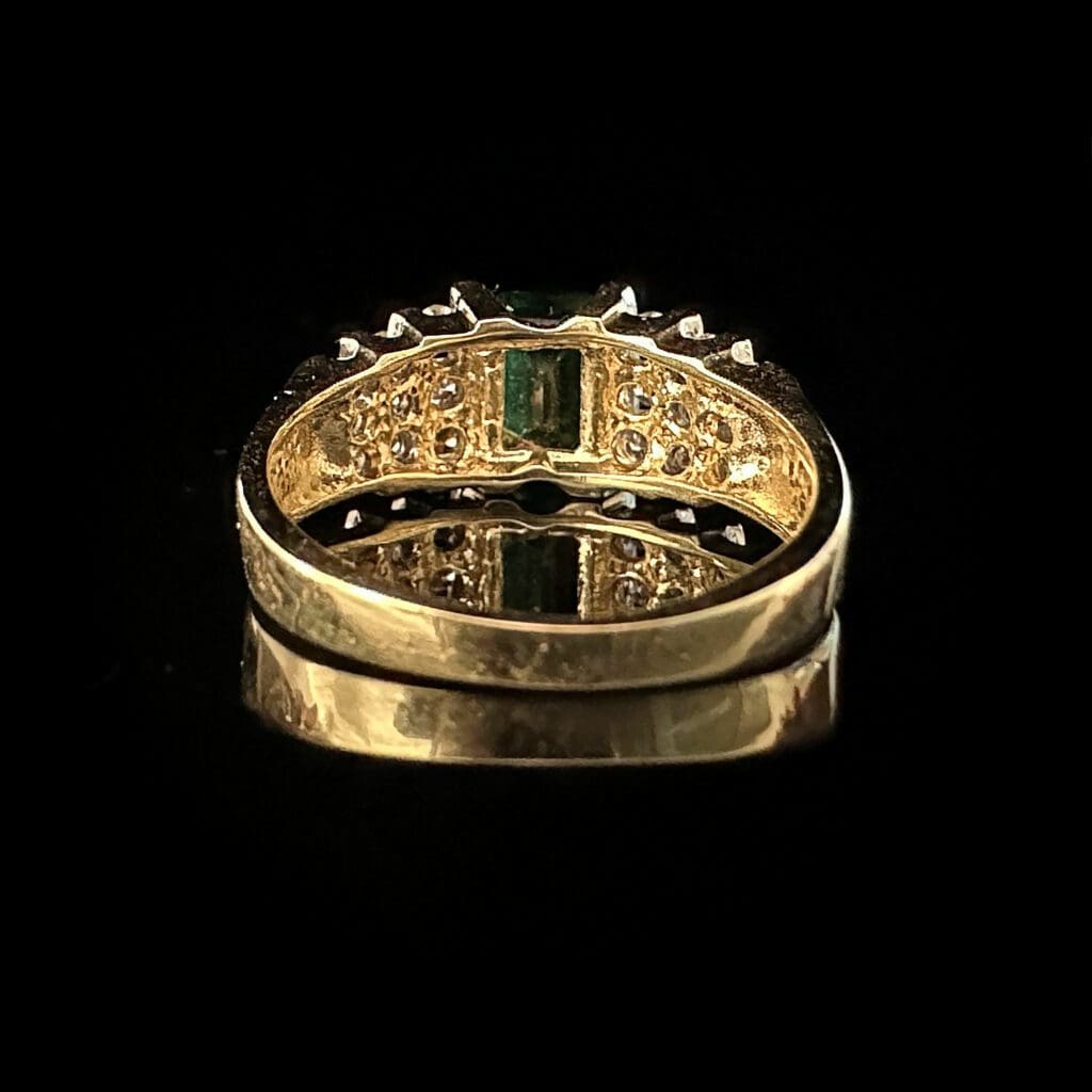 Emerald cut emerald ring - Image 5