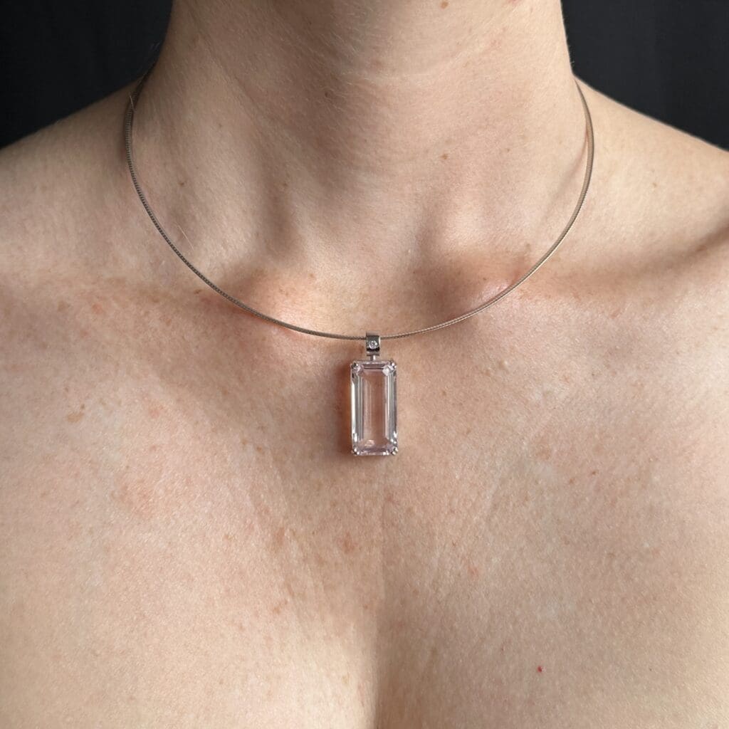 Kunzite pendant with diamond bale - Image 8