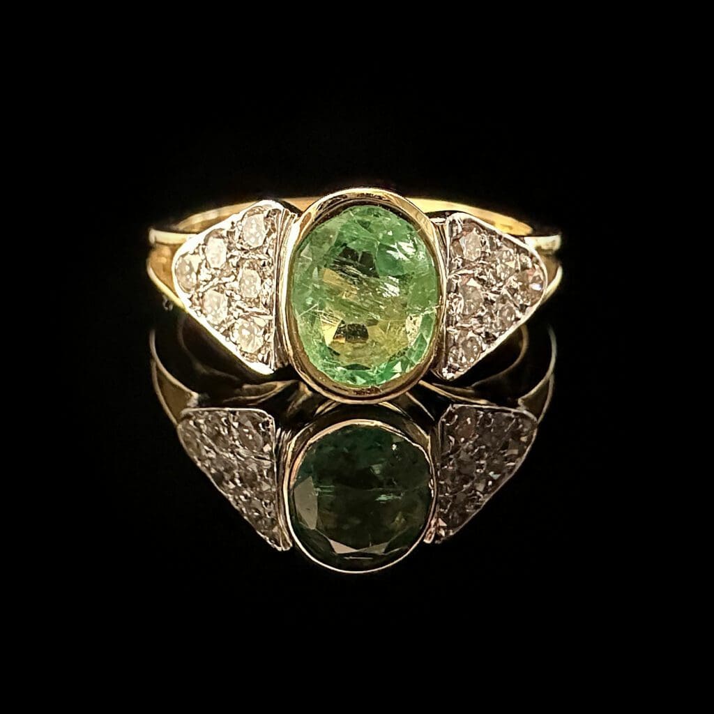 Oval emerald