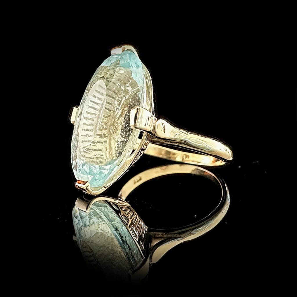 Large oval aquamarine yellow gold ring - Image 7