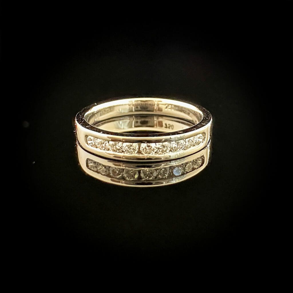 18K white gold ring with 9 diamonds