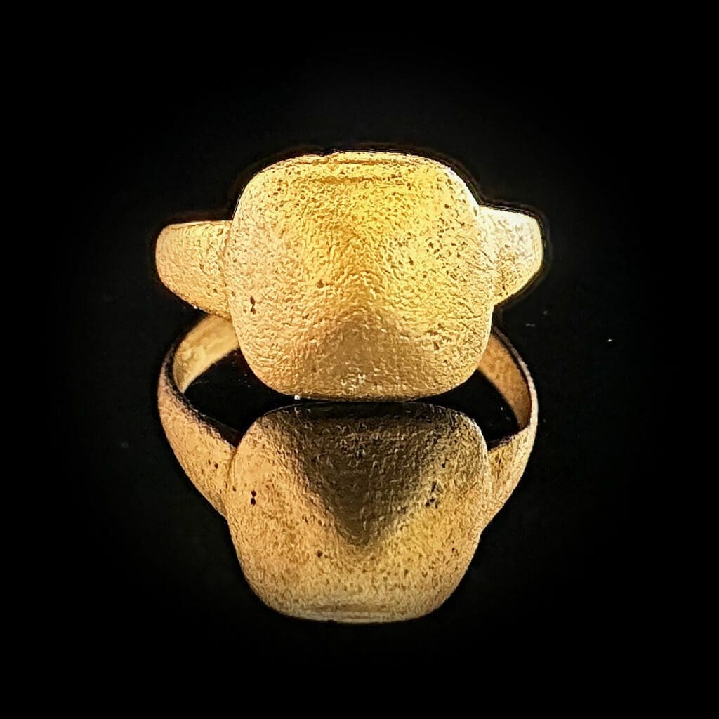 Roman Woman's Ring - Image 8