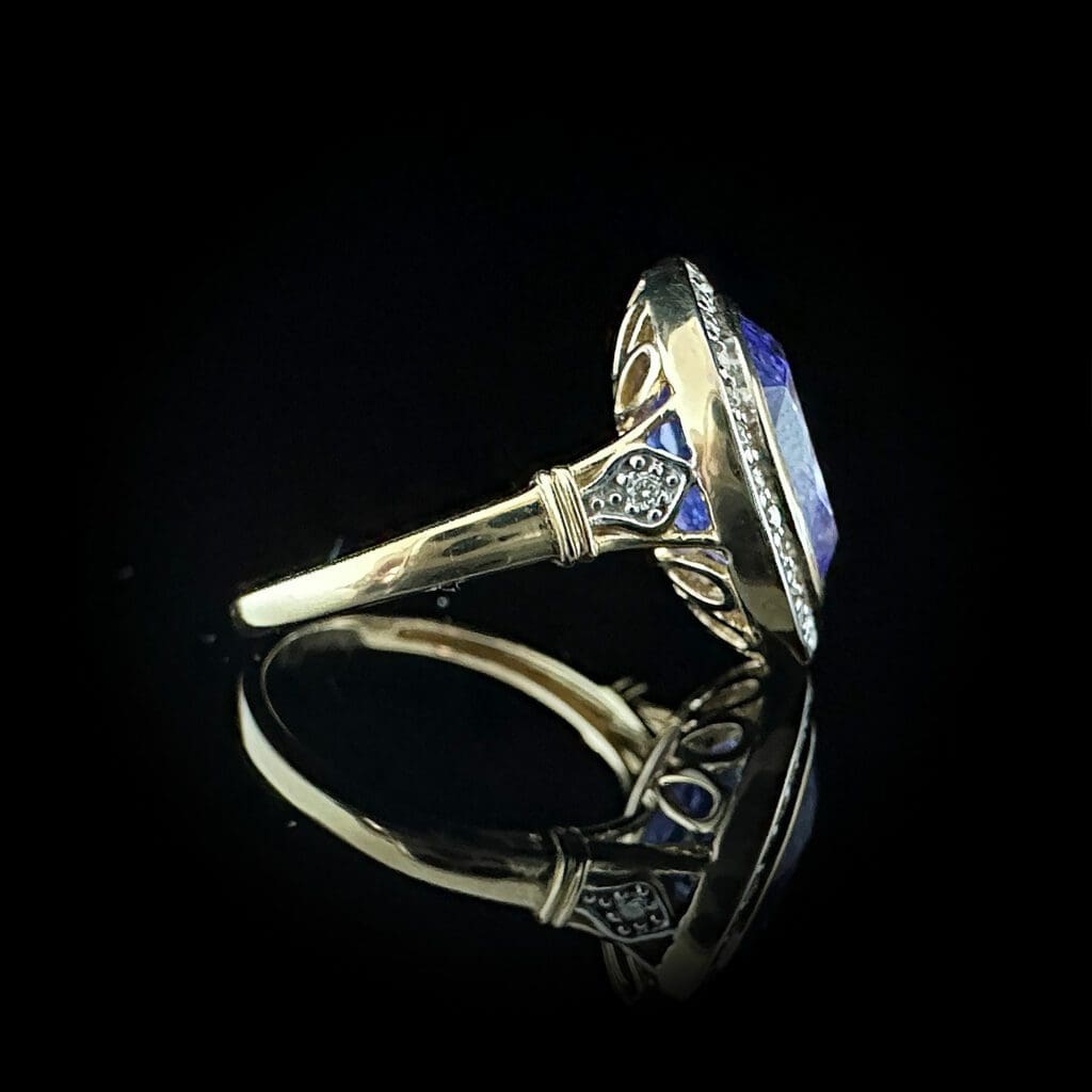 'Cerulean Blue'-Oval tanzanite and diamond ring - Image 4