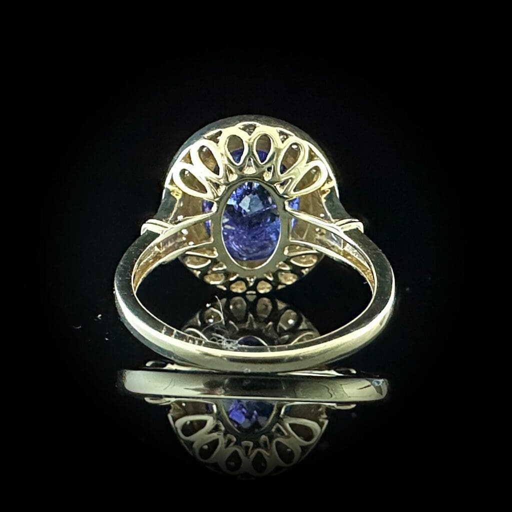 'Cerulean Blue'-Oval tanzanite and diamond ring - Image 5