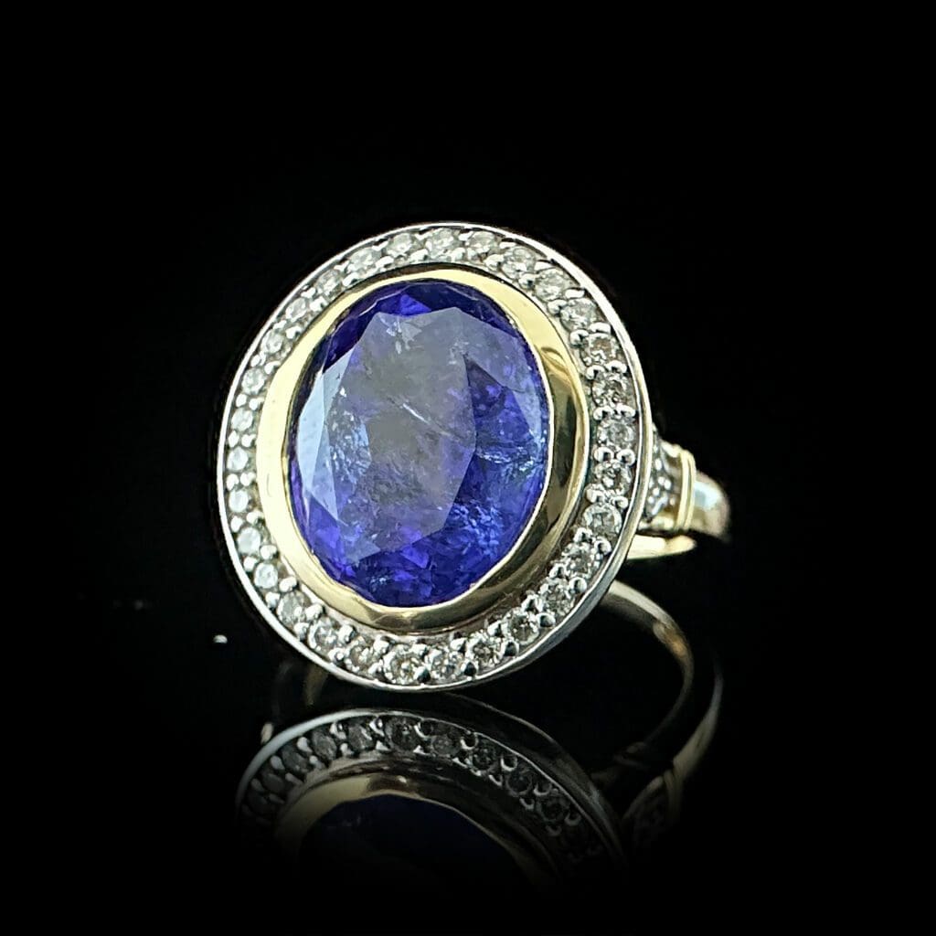 'Cerulean Blue'-Oval tanzanite and diamond ring - Image 8