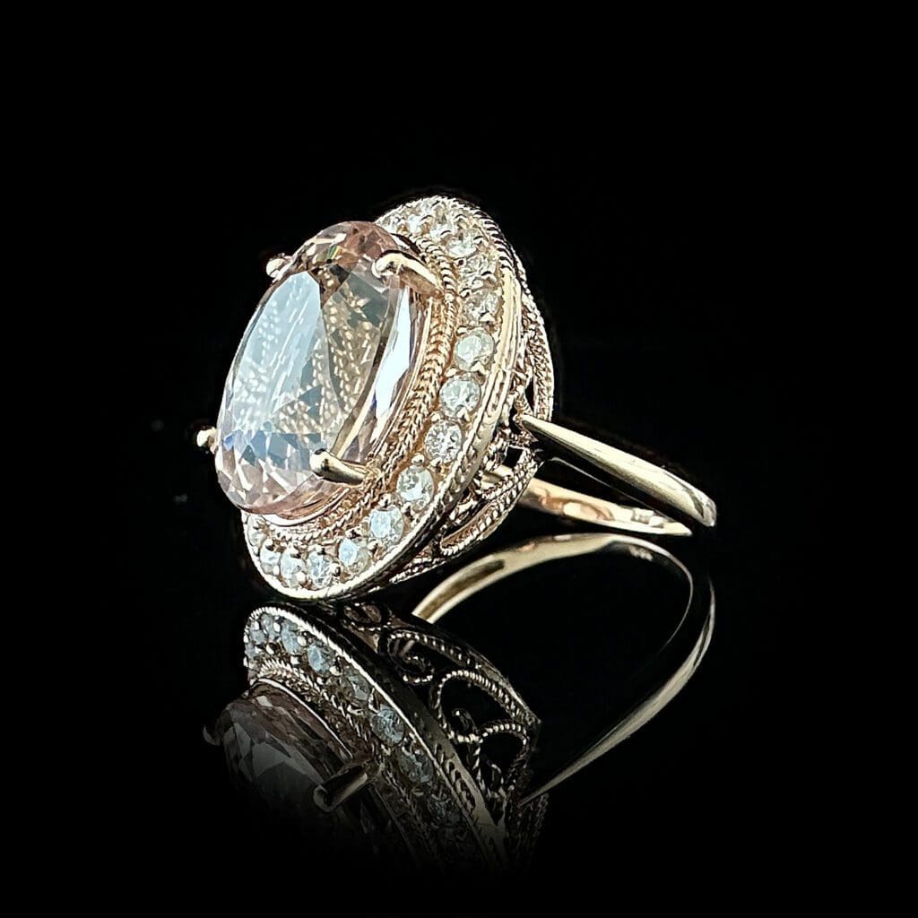 Oval shaped morganite and diamond rose gold ring - Image 7