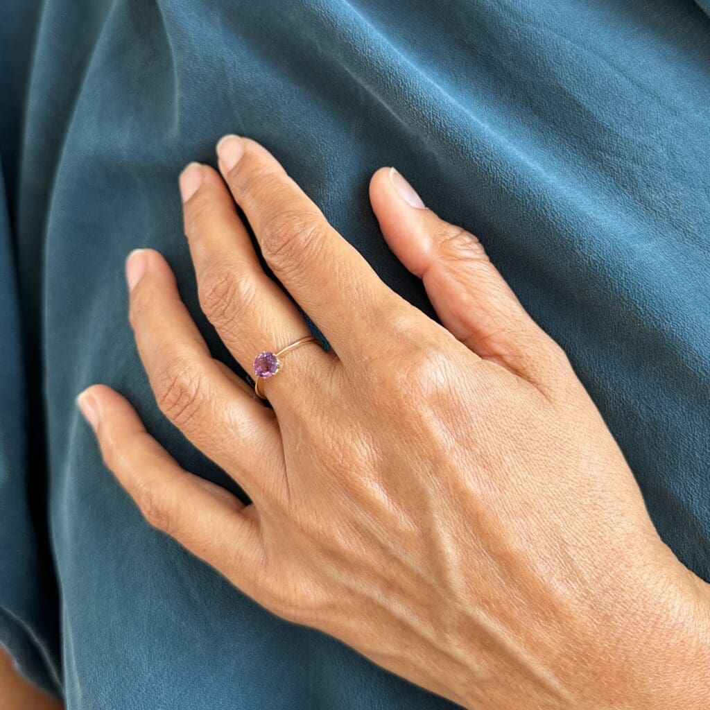 'Delia'-Delicate purple amethyst ring - Image 8