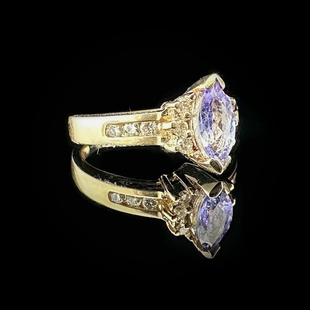 Vintage marquise cut blue stone and diamond yellow gold ring - Image 3