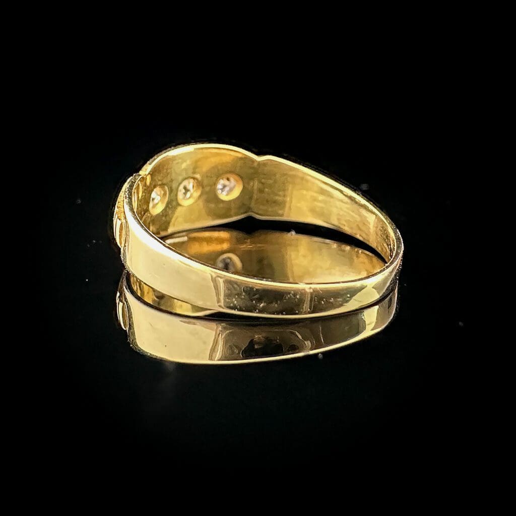 Victorian 18 ct yellow gold ring with three old cut diamonds - Image 6