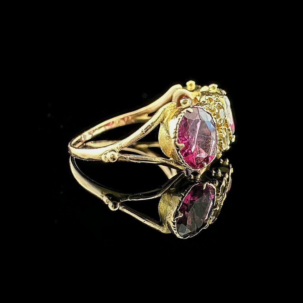 'Christine'-Antique amethyst and chrysoberyl ring - Image 4