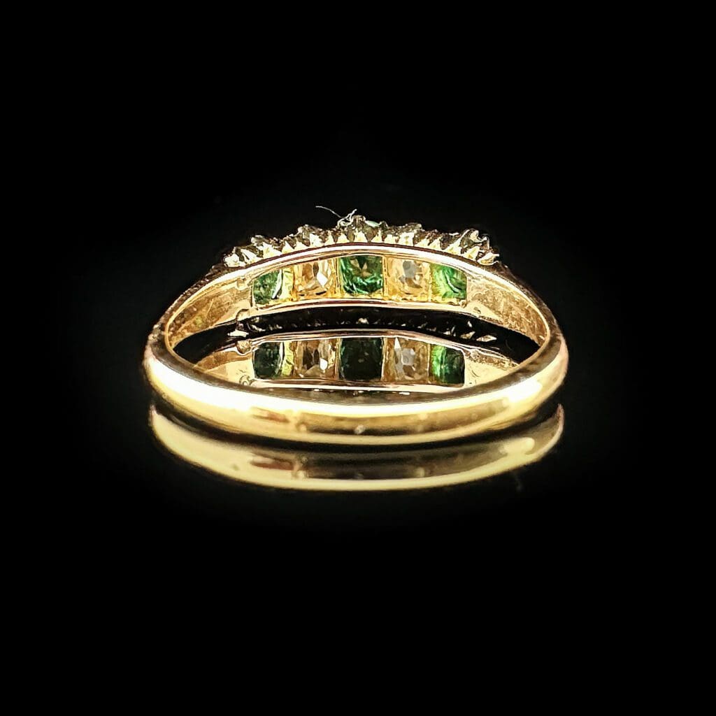 'Victoria'-Victorian three emeralds and two diamonds gold ring - Image 5