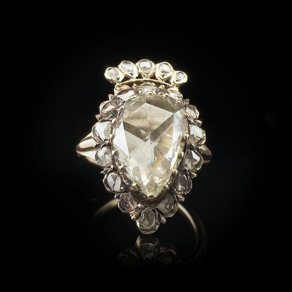 'Queen E1'-Rare and large antique teardrop diamond cluster ring - Image 8