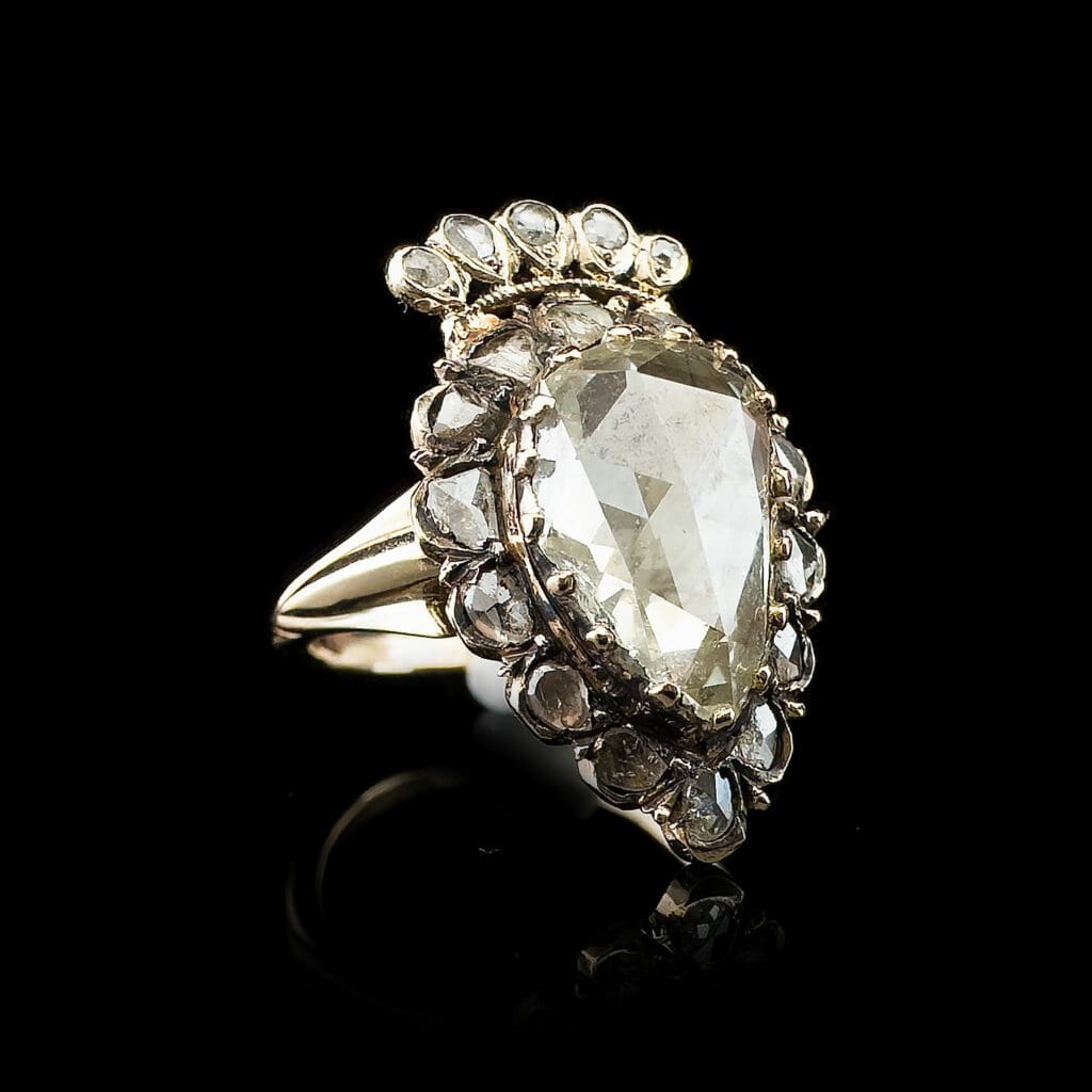 'Queen E1'-Rare and large antique teardrop diamond cluster ring - Image 3