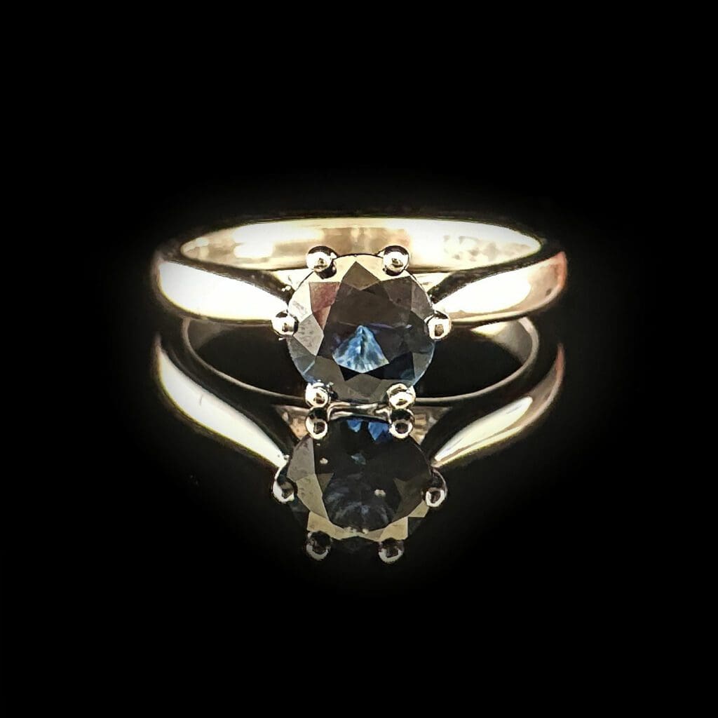 'Rhonda'-Round blue solitaire sapphire white gold ring - Image 8