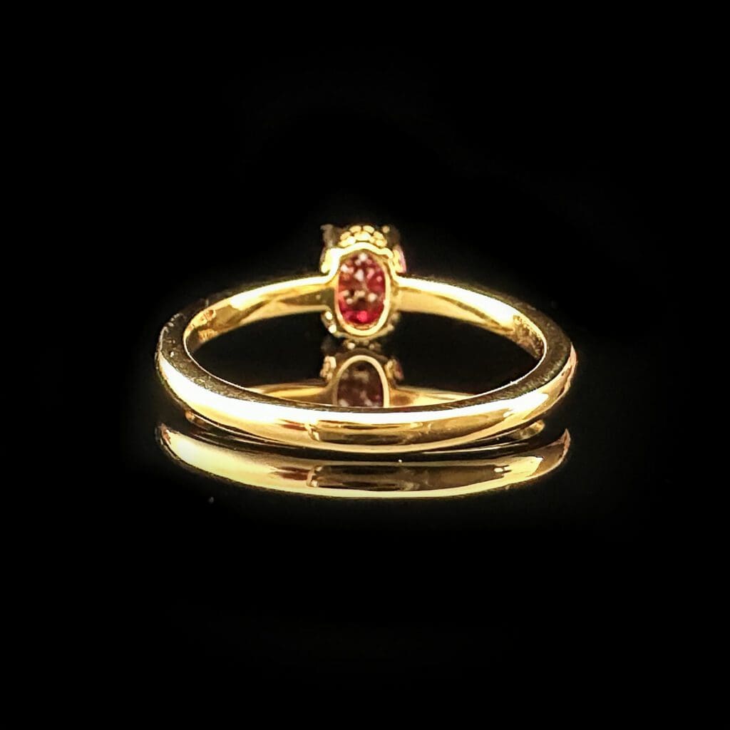 'Scarlett'-Oval faceted ruby ring - Image 5