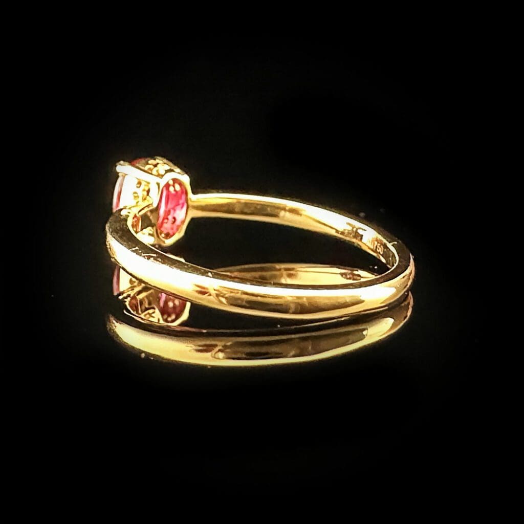 'Scarlett'-Oval faceted ruby ring - Image 6