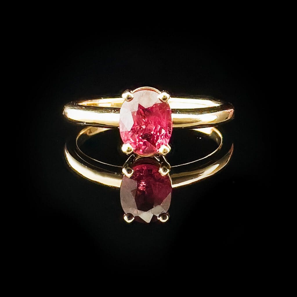 'Scarlett'-Oval faceted ruby ring - Image 8