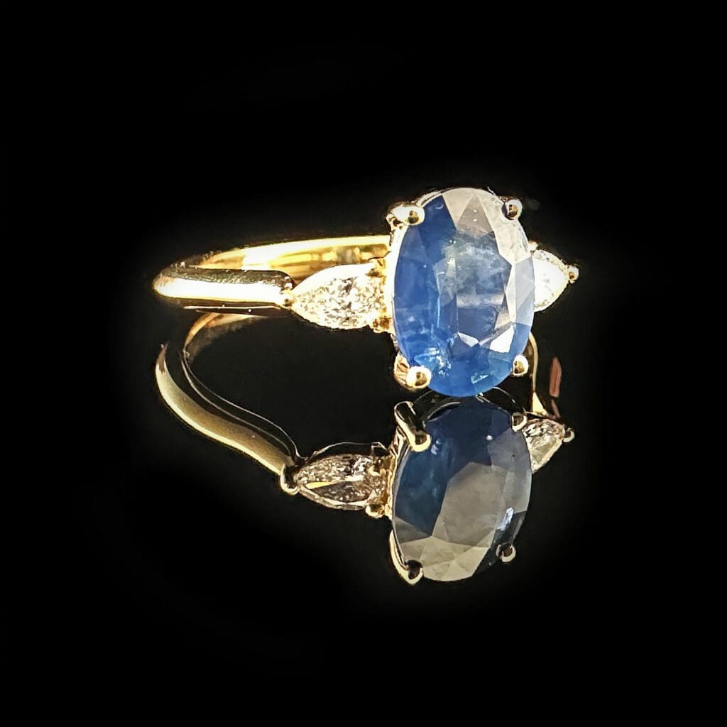 'Selina'-Oval blue sapphire and diamond ring - Image 3