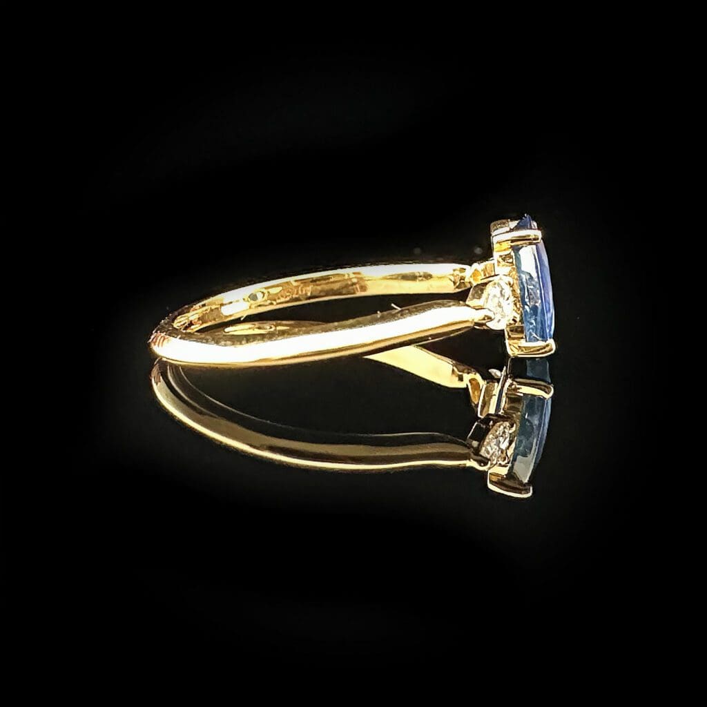 'Selina'-Oval blue sapphire and diamond ring - Image 4