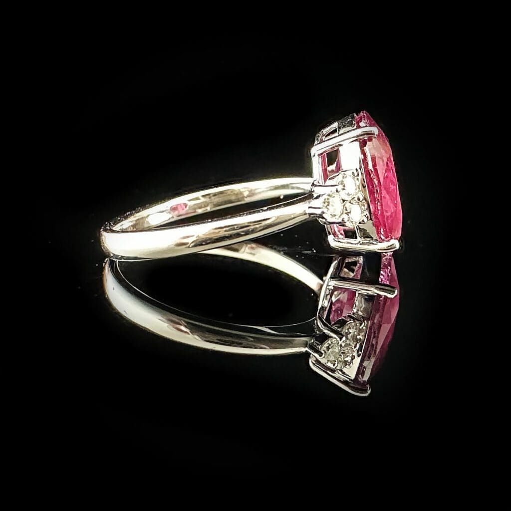 'Rapunzel'-18K white gold ruby diamond ring - Image 4