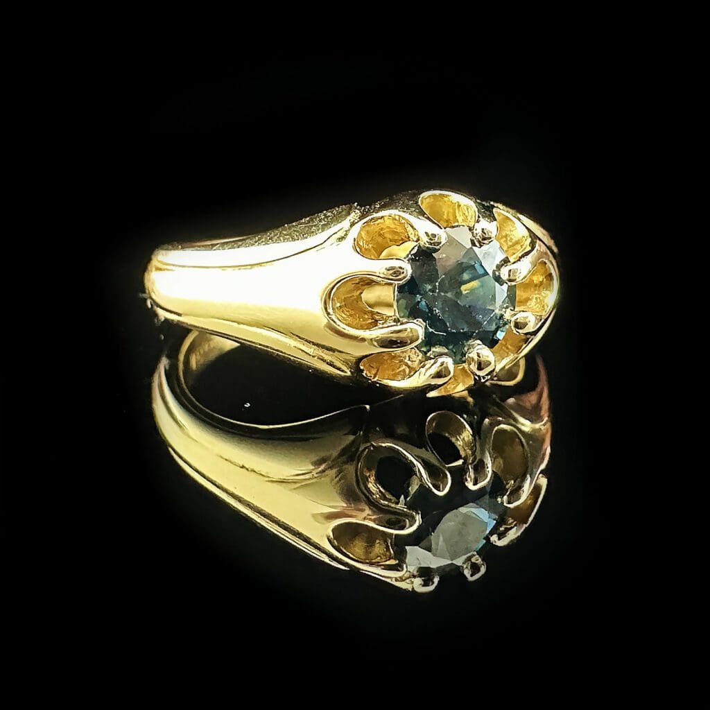 'Jetta'-Antique 18K yellow gold Australian sapphire signet ring - Image 4