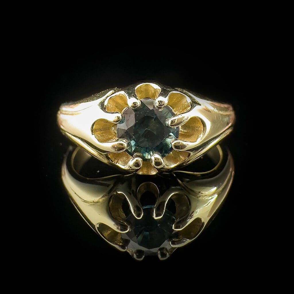 'Jetta'-Antique 18K yellow gold Australian sapphire signet ring