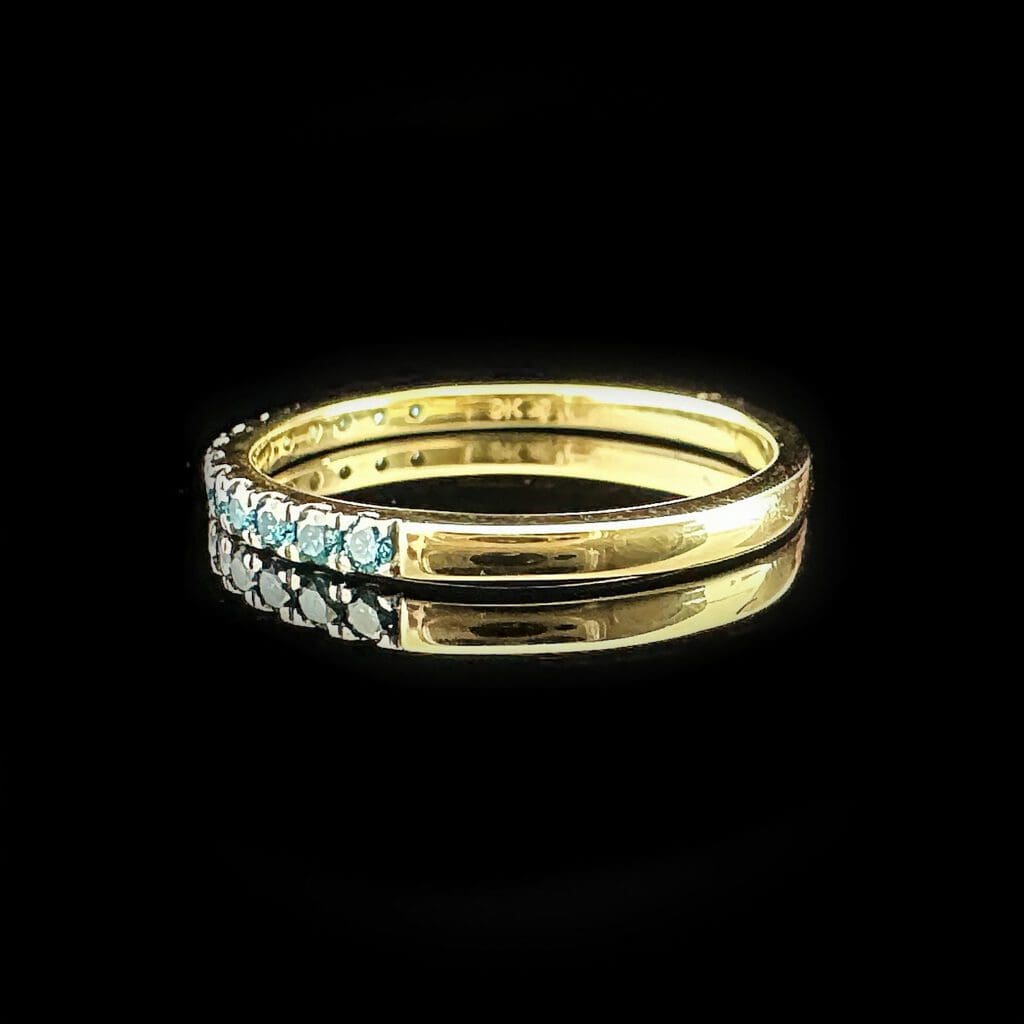 Blue diamond yellow gold band ring - Image 6