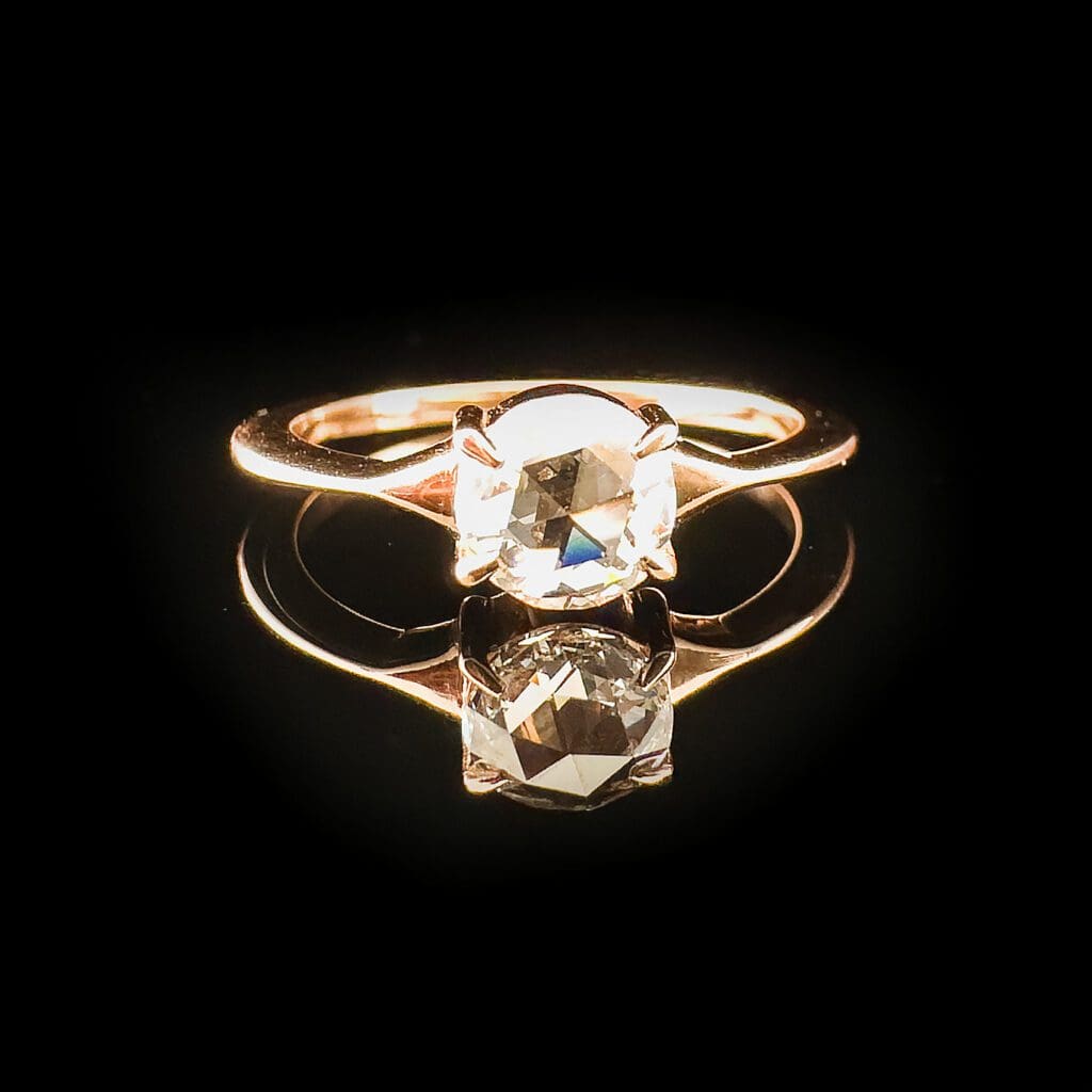 Rose cut diamond in rose gold (0.50 ct)