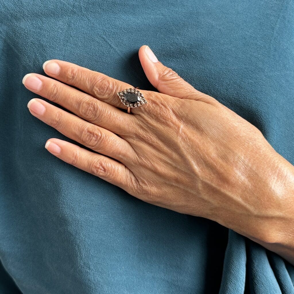 Marquise black diamond cluster ring - Image 10