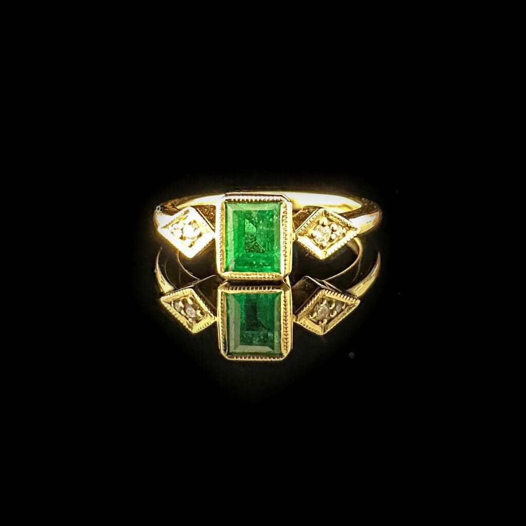 'Emily'-Emerald cut emerald and diamond ring - Image 8