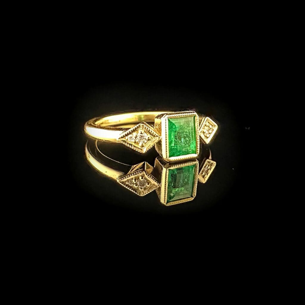 'Emily'-Emerald cut emerald and diamond ring - Image 3