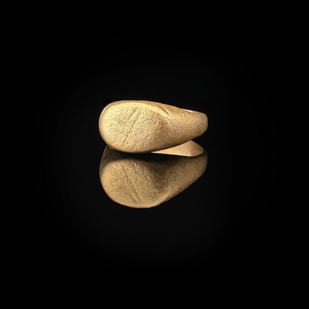 Late Roman/Medieval gilt ring 5th-8th century AD (St Andrew’s cross) - Image 7