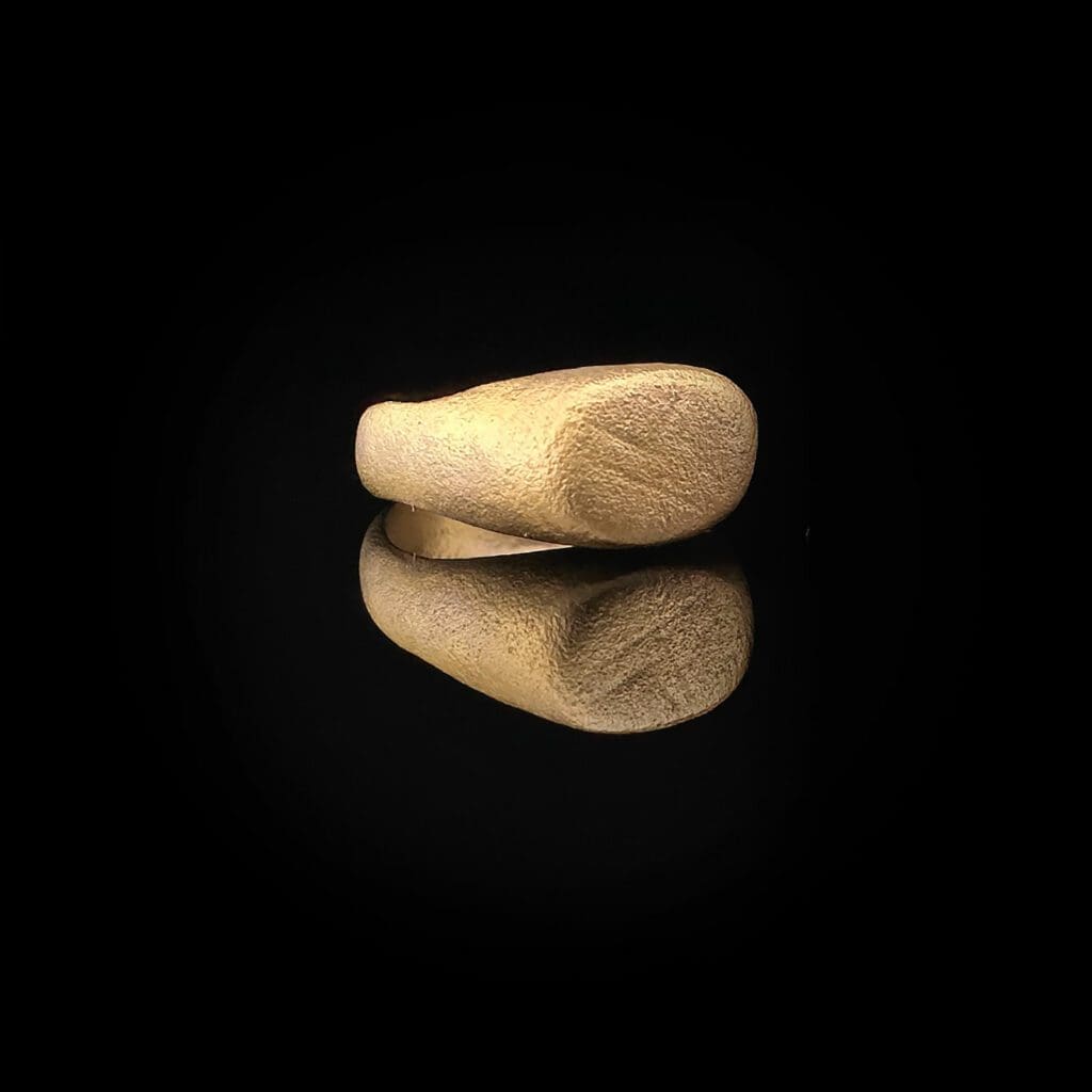Late Roman/Medieval gilt ring 5th-8th century AD (St Andrew’s cross) - Image 3