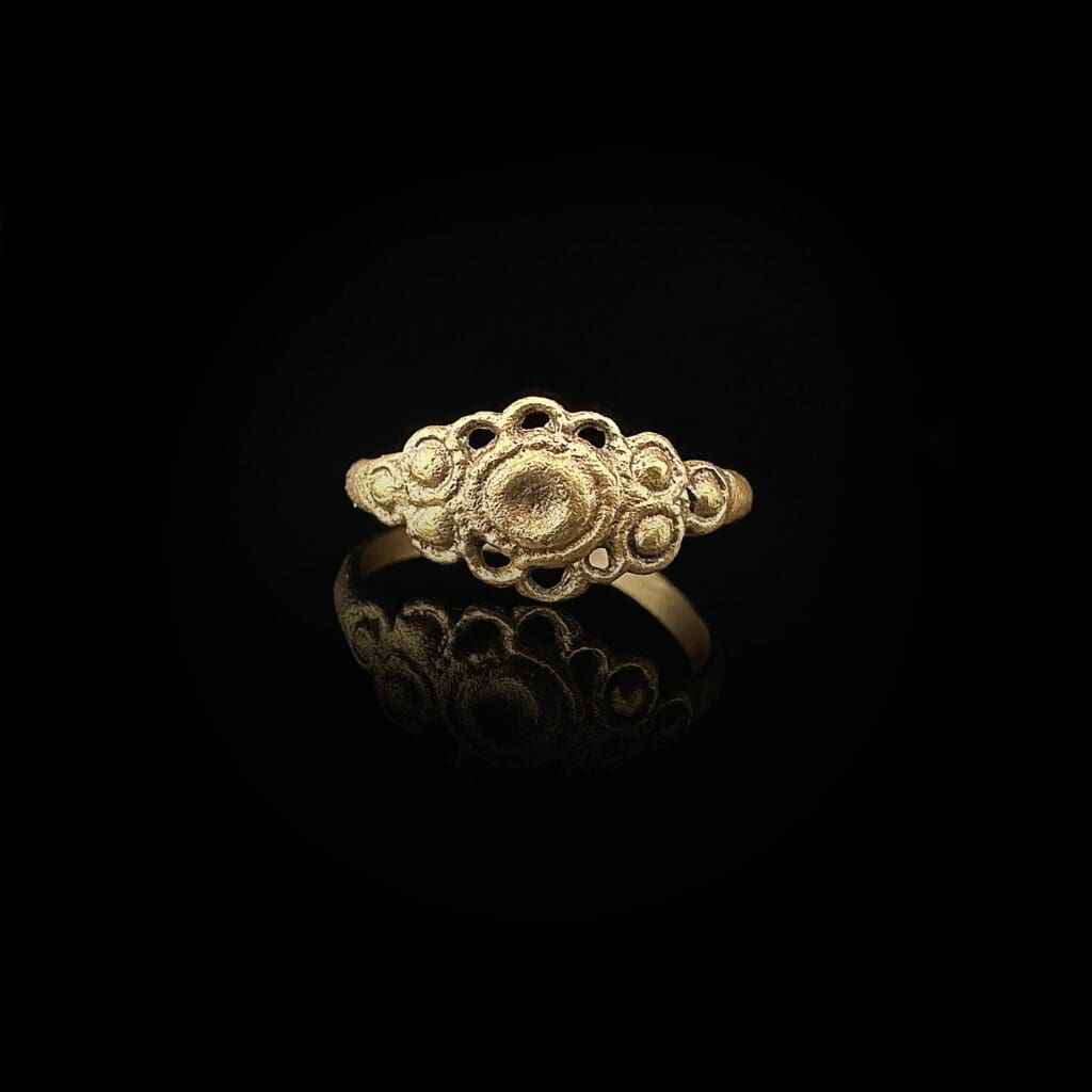 Fine European betrothal ring 9th-12th century - Image 8