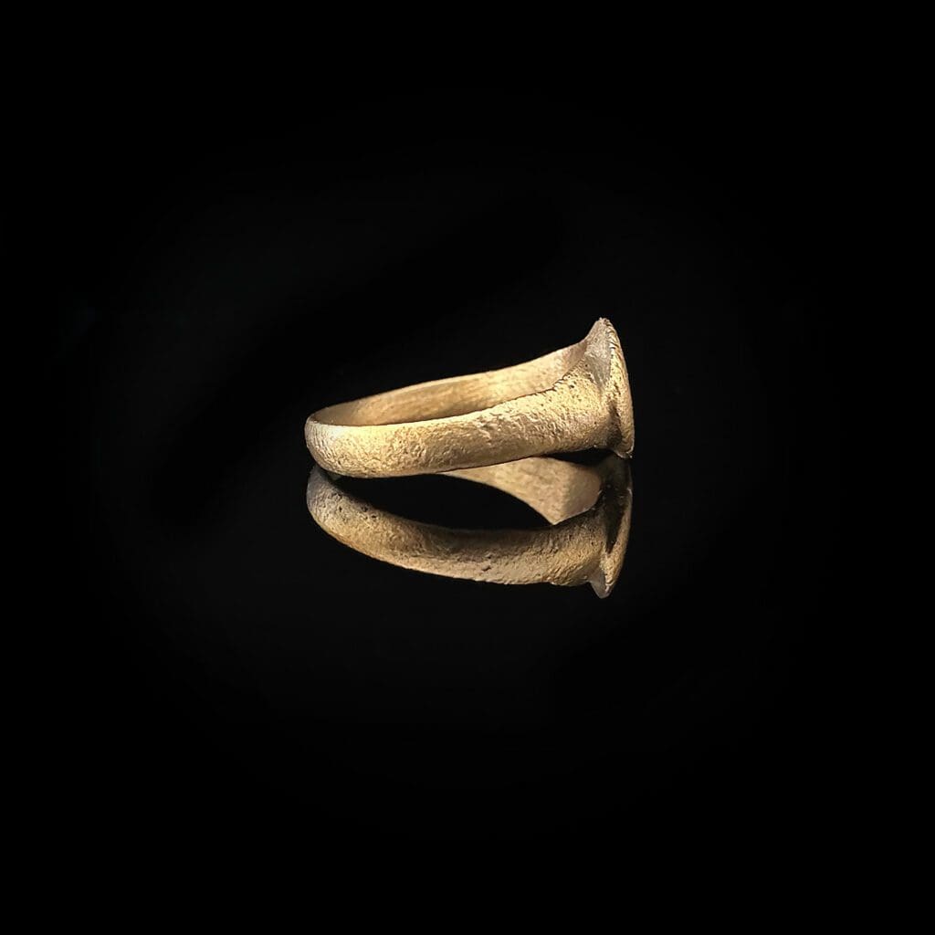 Fine Viking warrior's ring 850-1050 AD - Image 4