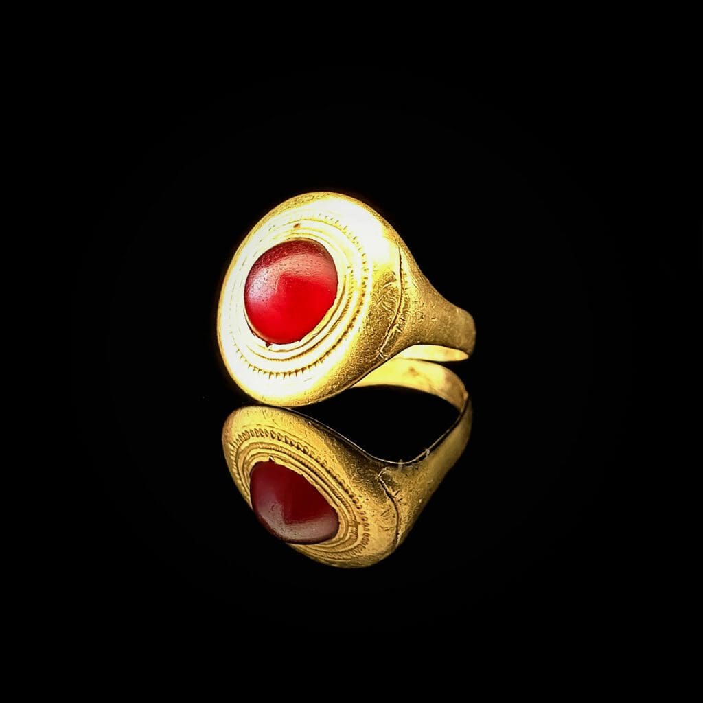 'Freya'-Saxon/Viking garnet gold ring Circa 900-1100 AD - Image 7