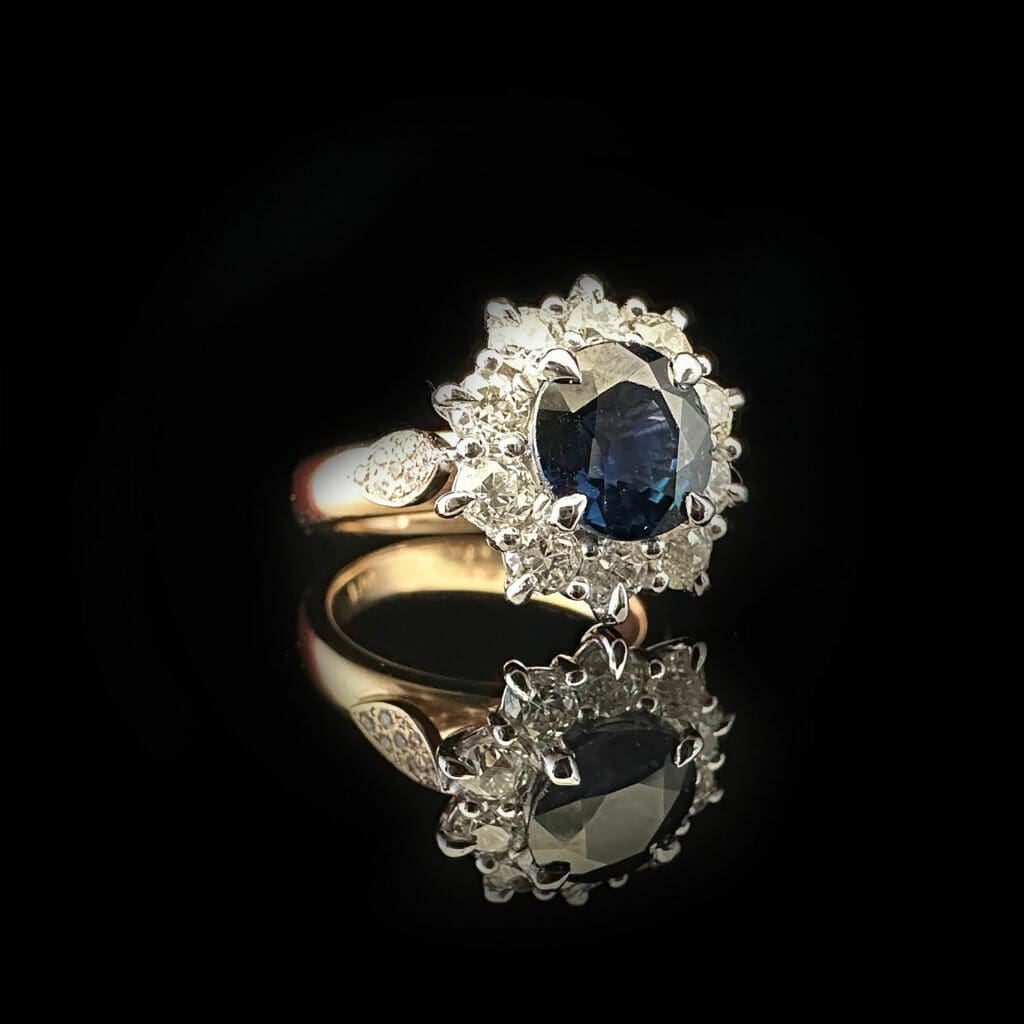 'Diana'-Old stone sapphire and diamond flower cluster ring - Image 3